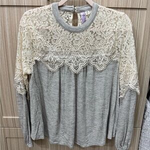 Elegant Lace Trim Gray Top